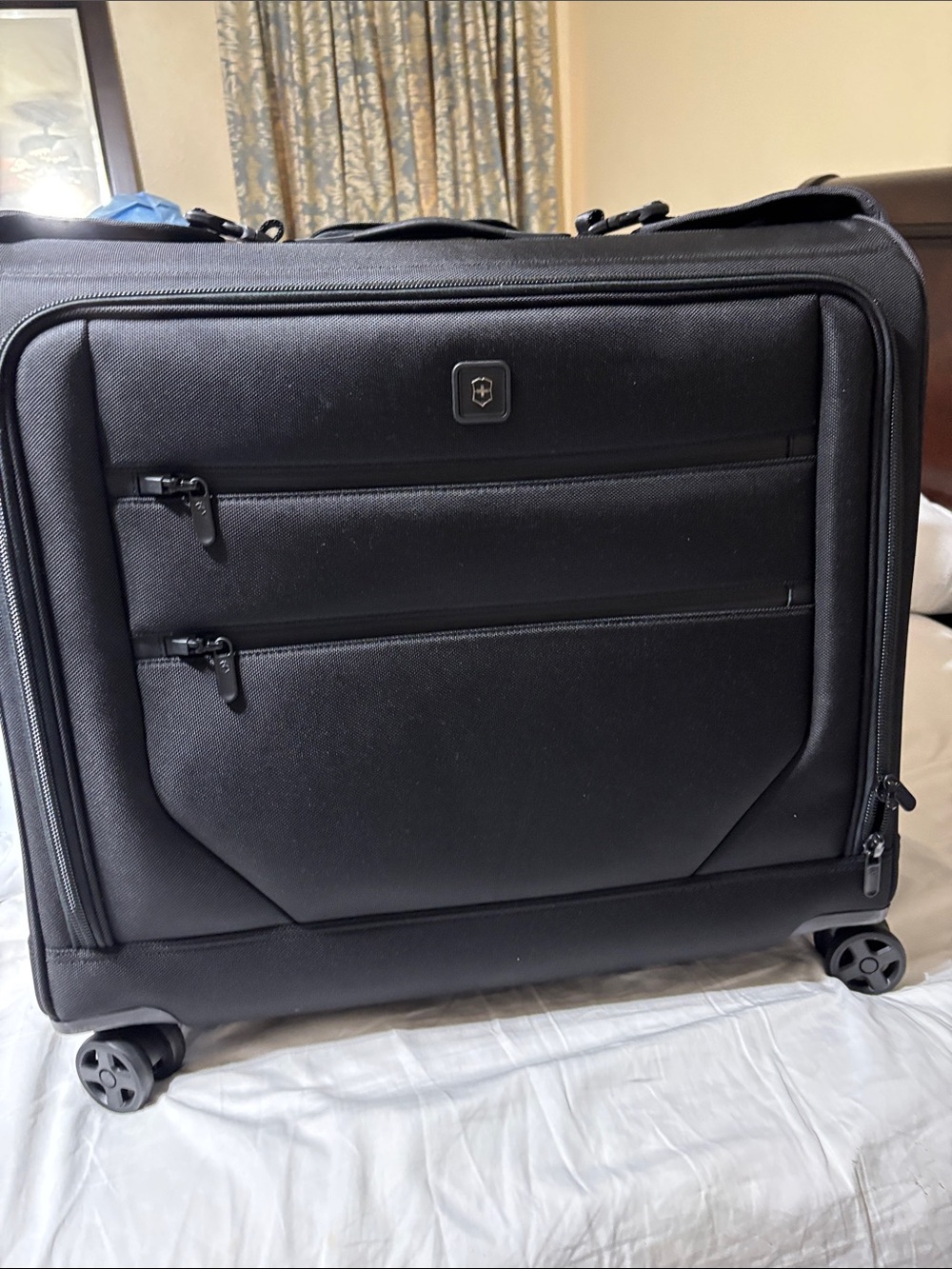 Vitorinox bi-fold wheeled garment suitcase. NWOT